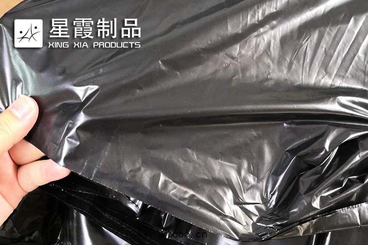 黑(hēi)色(sè)TPU防水透(tòu)氣(qì)膜